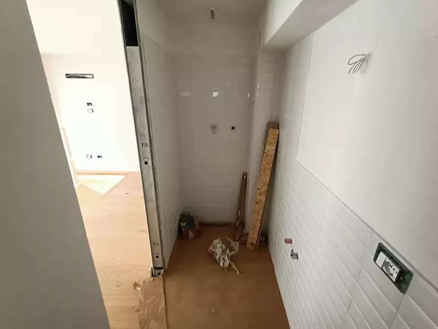 Immagine 9 di Magazzino in vendita  in via Maragliano a Firenze