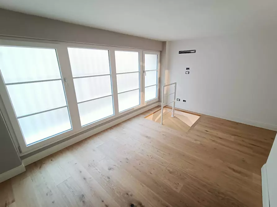 Immagine 8 di Magazzino in vendita  in via Maragliano a Firenze