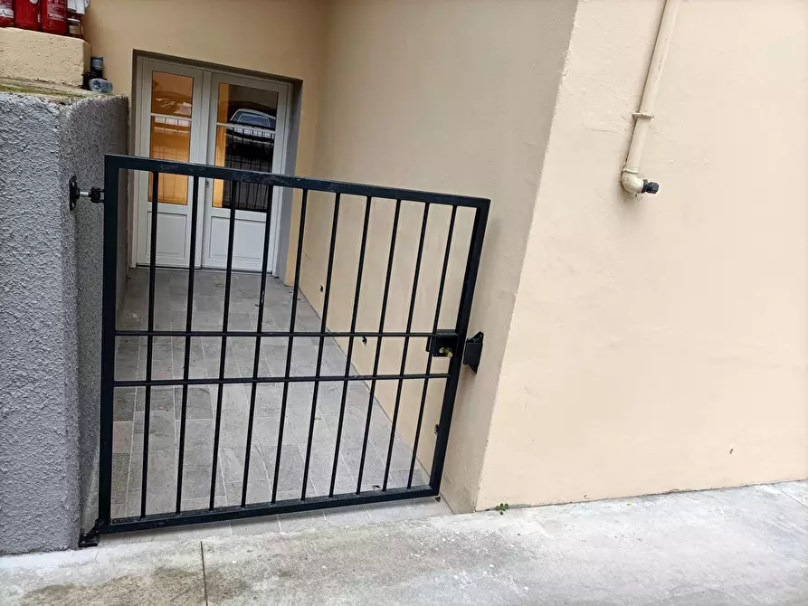 Immagine 2 di Magazzino in vendita  in via Maragliano a Firenze