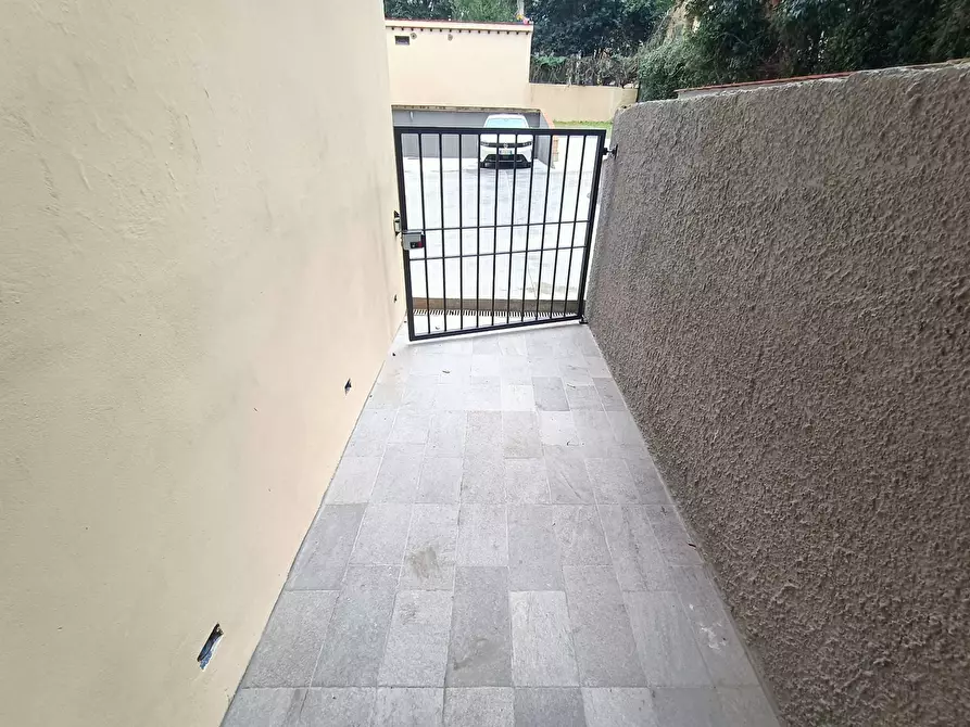 Immagine 11 di Magazzino in vendita  in via Maragliano a Firenze