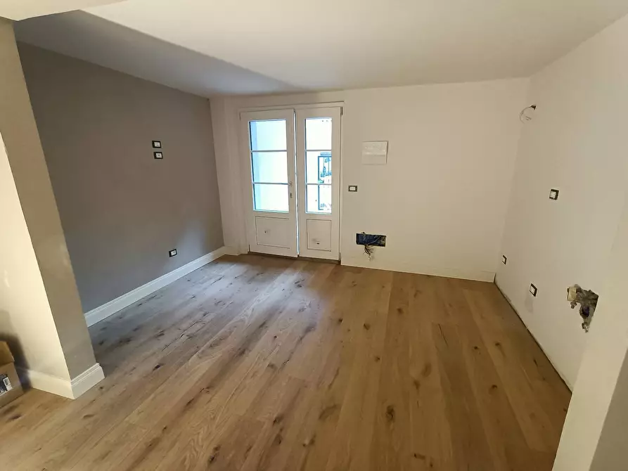 Immagine 4 di Magazzino in vendita  in via Maragliano a Firenze