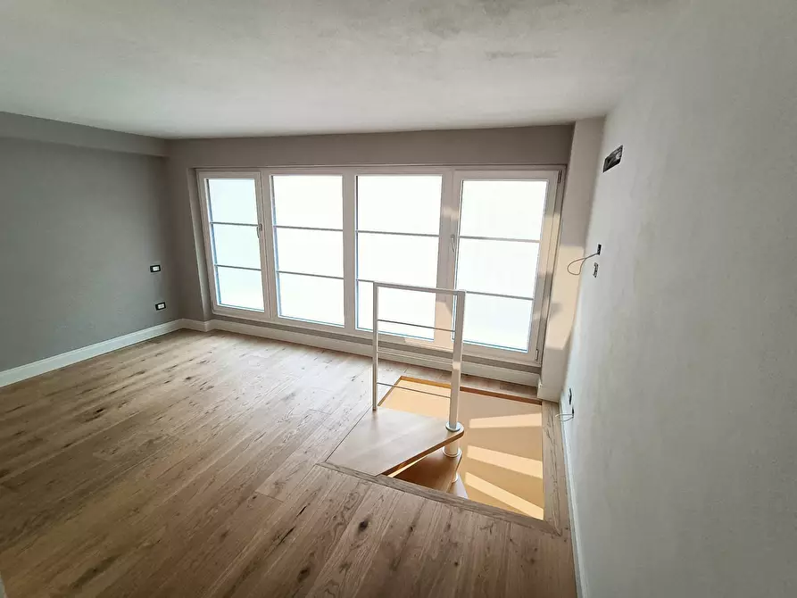 Immagine 12 di Magazzino in vendita  in via Maragliano a Firenze