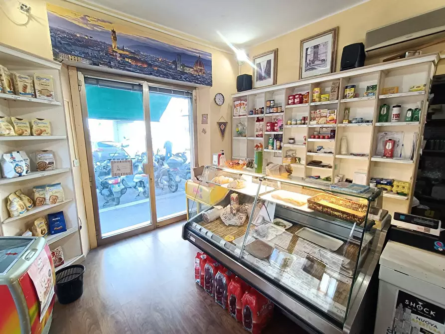 Immagine 1 di Locale commerciale in vendita  in Via Gianfrancesco Pagnini a Firenze