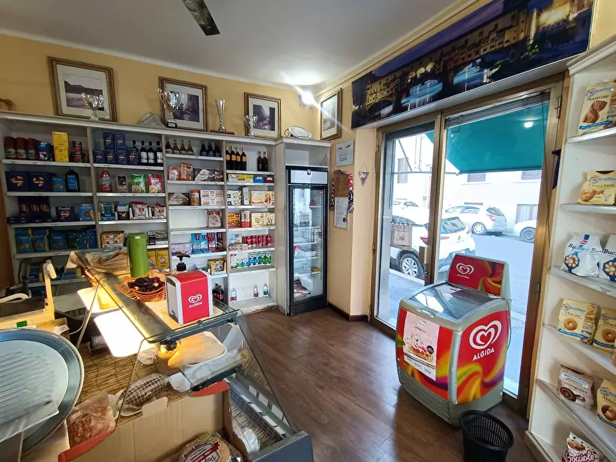 Immagine 2 di Locale commerciale in vendita  in Via Gianfrancesco Pagnini a Firenze