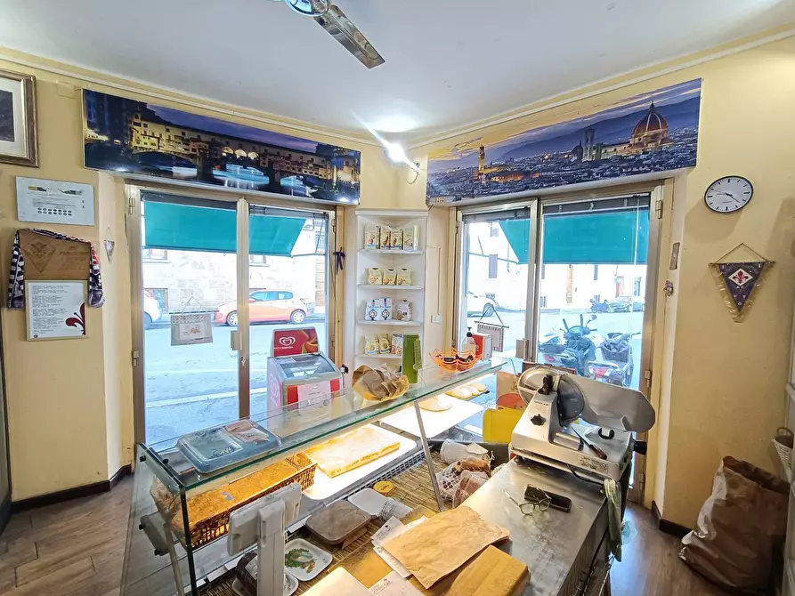 Immagine 3 di Locale commerciale in vendita  in Via Gianfrancesco Pagnini a Firenze