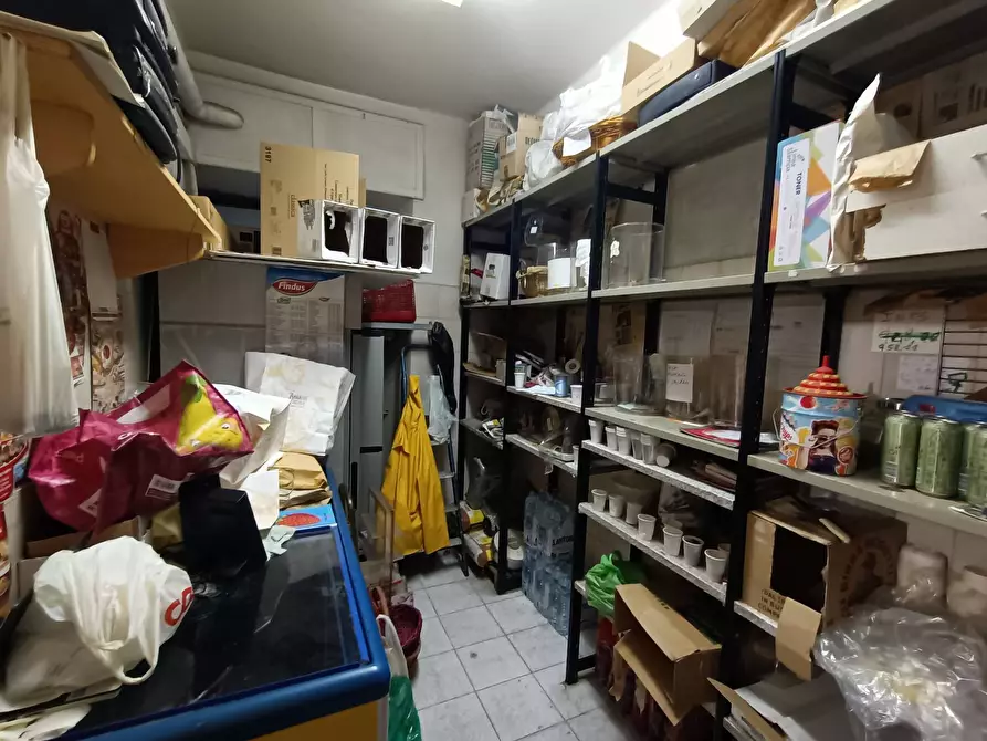 Immagine 4 di Locale commerciale in vendita  in Via Gianfrancesco Pagnini a Firenze