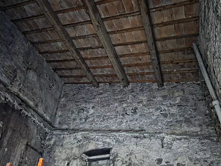 Immagine 3 di Magazzino in vendita  in via di barberino a Calenzano