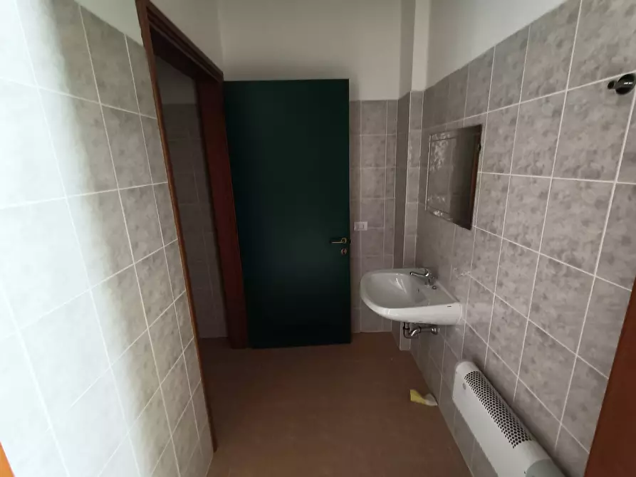 Immagine 12 di Ufficio in affitto  in Via Francesco Berni a Empoli