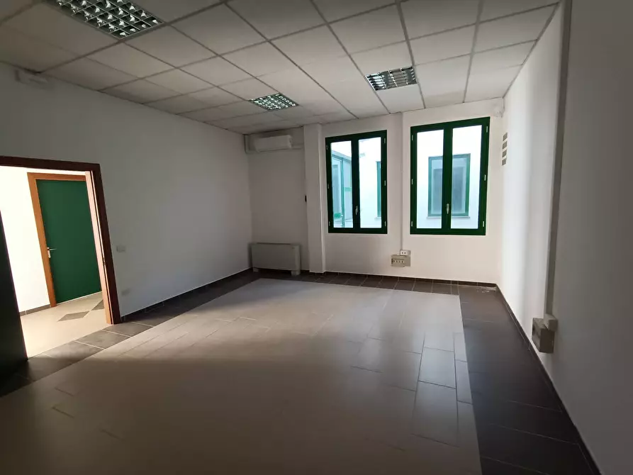Immagine 13 di Ufficio in affitto  in Via Francesco Berni a Empoli