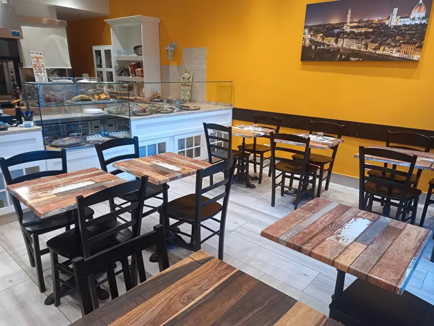 Immagine 3 di Attività commerciale in vendita  in Viale Pratese a Sesto Fiorentino