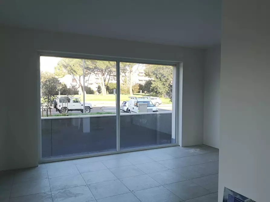 Immagine 5 di Locale commerciale in affitto  in Viale Ariosto a Sesto Fiorentino