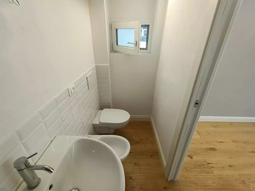 Immagine 14 di Magazzino in vendita  in via Maragliano a Firenze