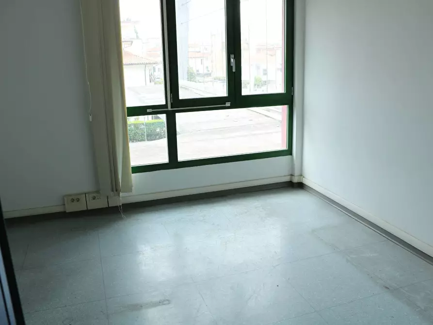 Immagine 11 di Ufficio in affitto  in Via Francesco Berni a Empoli