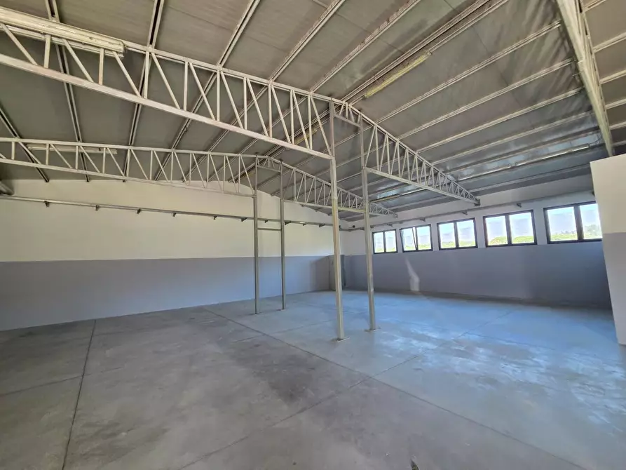 Immagine 15 di Capannone industriale in vendita  in Via Fosco Bessi a Calenzano