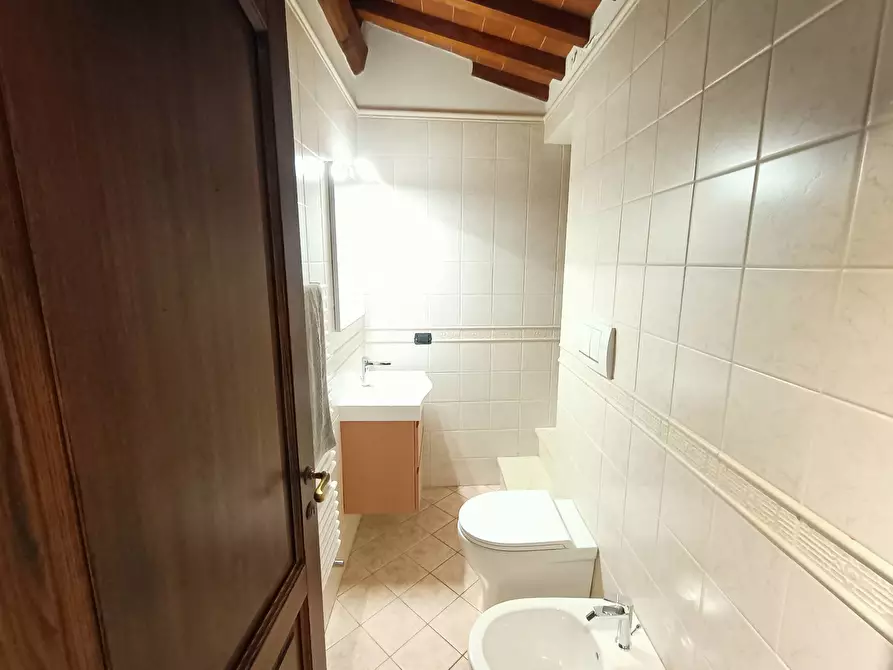 Immagine 19 di Palazzo in vendita  in Via della Forra a Lastra A Signa