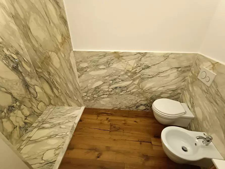 Immagine 10 di Appartamento in vendita  in Via Romana a Firenze