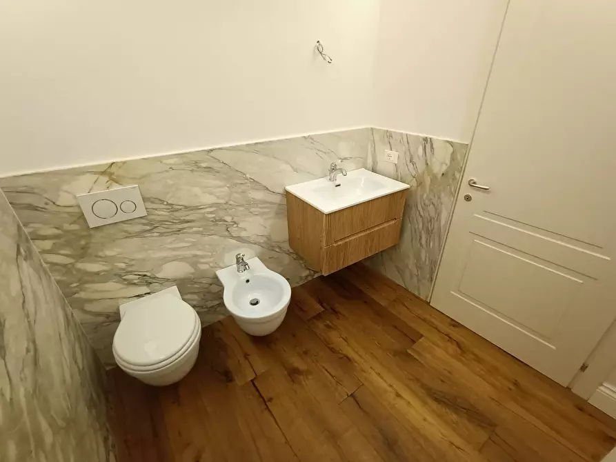 Immagine 9 di Appartamento in vendita  in Via Romana a Firenze