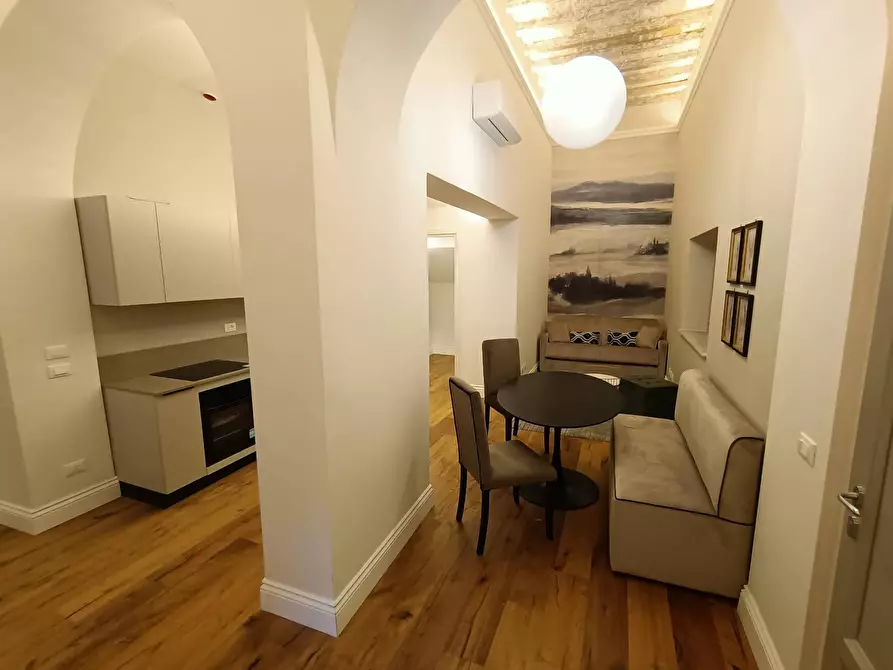 Immagine 4 di Appartamento in vendita  in Via Romana a Firenze
