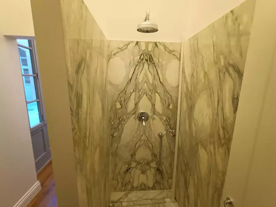 Immagine 13 di Appartamento in vendita  in Via Romana a Firenze