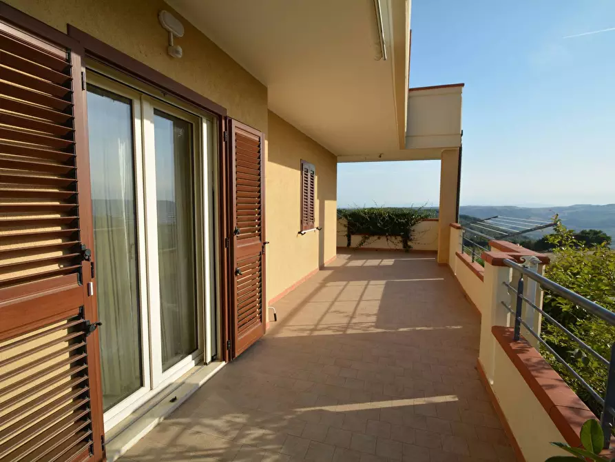 Immagine 18 di Casa semindipendente in vendita  in Via Francesco Lenge s.n. a Montescaglioso