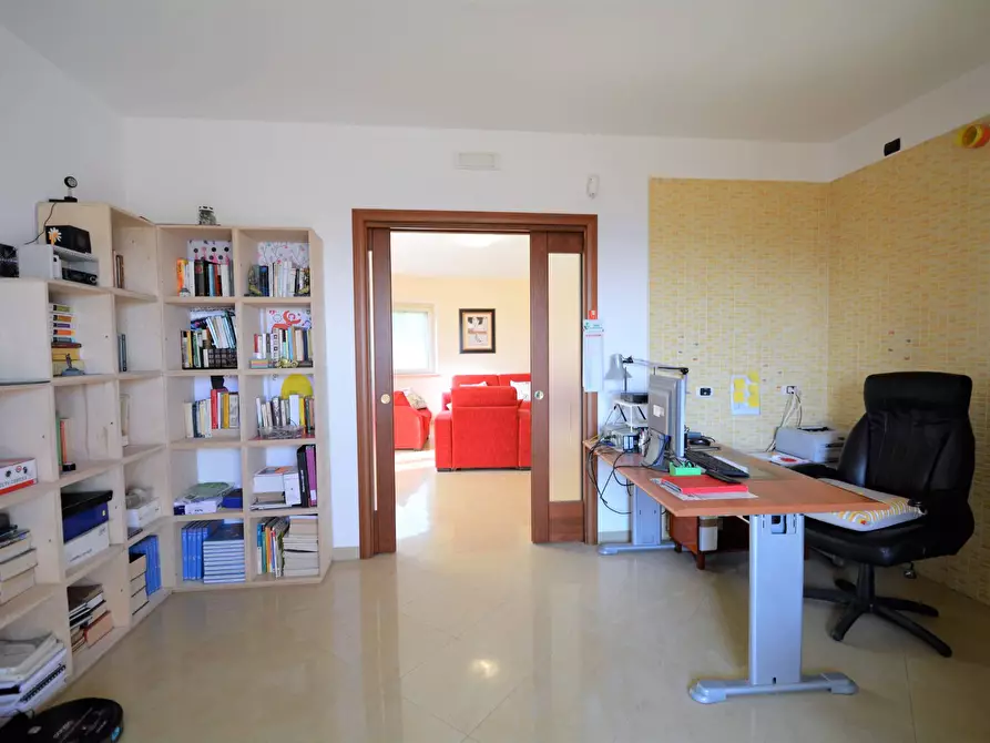 Immagine 22 di Casa semindipendente in vendita  in Via Francesco Lenge s.n. a Montescaglioso