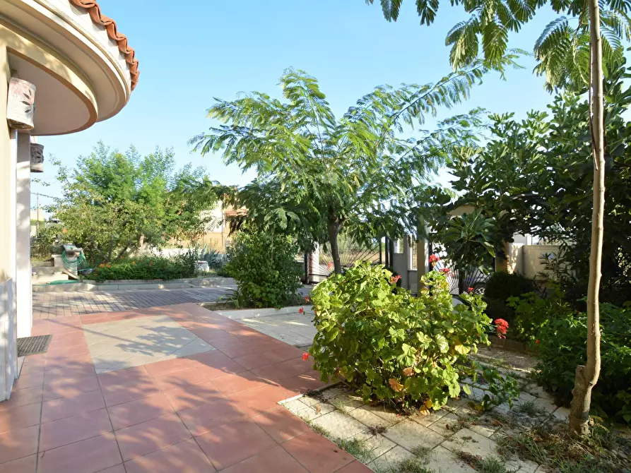 Immagine 3 di Casa semindipendente in vendita  in Via Francesco Lenge s.n. a Montescaglioso