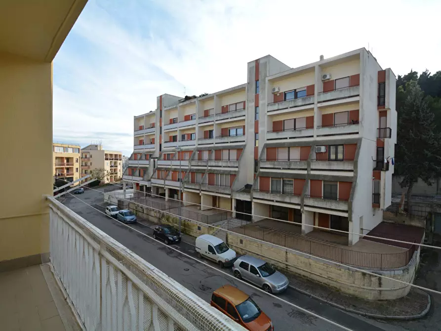 Immagine 10 di Appartamento in vendita  in VIA EDMONDO DE AMICIS 3 a Matera