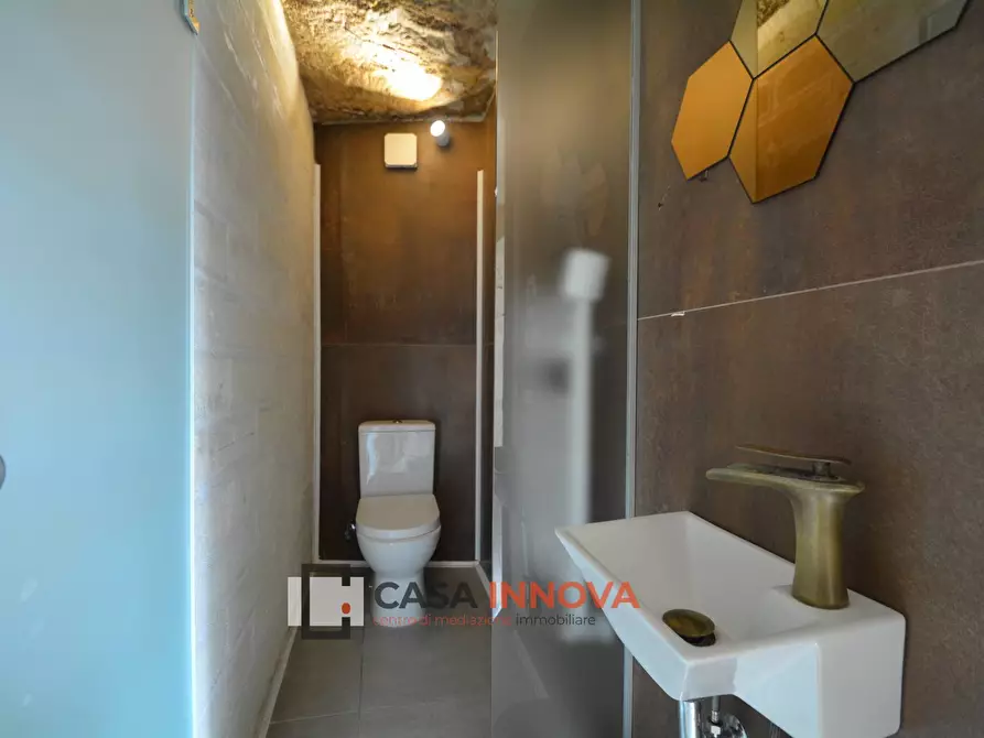 Immagine 19 di Locale commerciale in affitto  in Via Pennino 29 a Matera