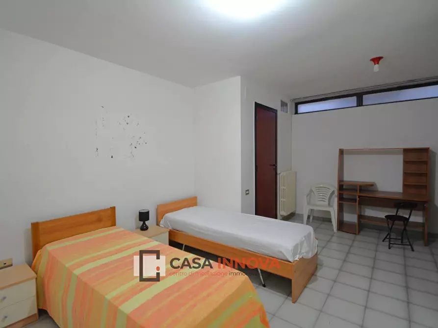 Immagine 8 di Magazzino in vendita  in Via De Amici a Matera