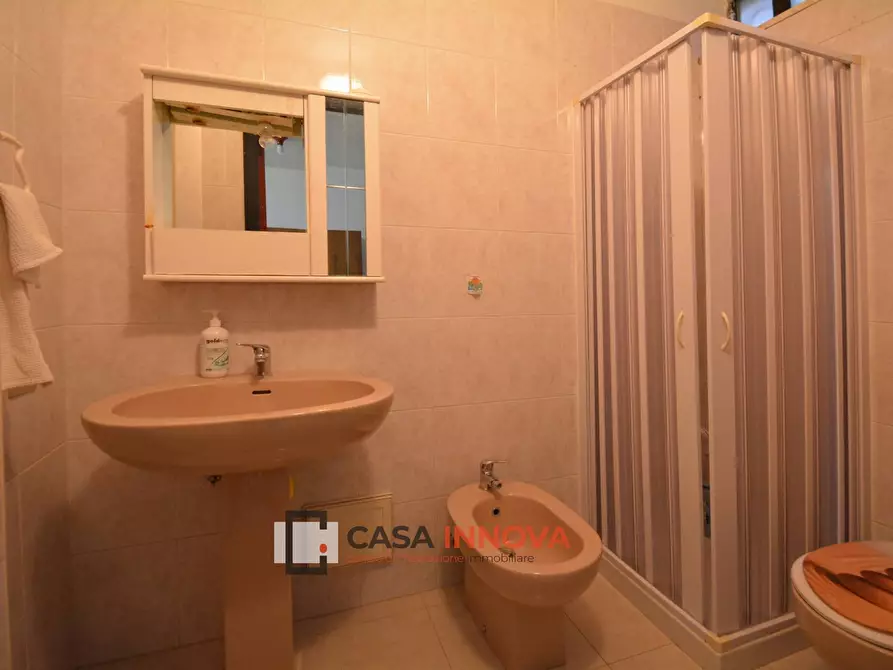 Immagine 13 di Magazzino in vendita  in Via De Amici a Matera