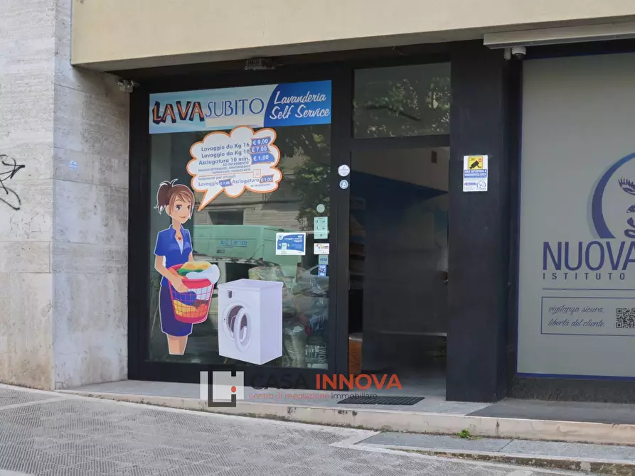 Immagine 1 di Locale commerciale in vendita  in Via Nazionale 21 a Matera
