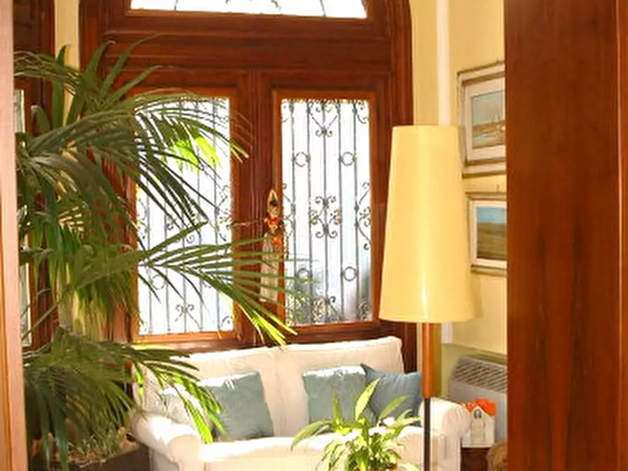 Immagine 4 di Villa in vendita  a Treviso