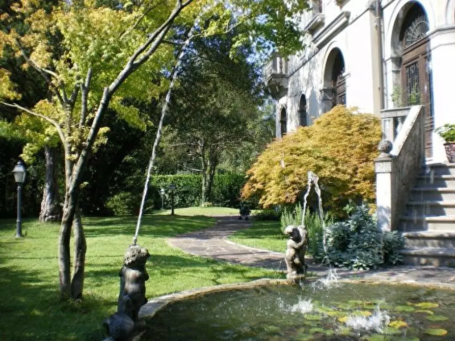 Immagine 7 di Villa in vendita  a Treviso