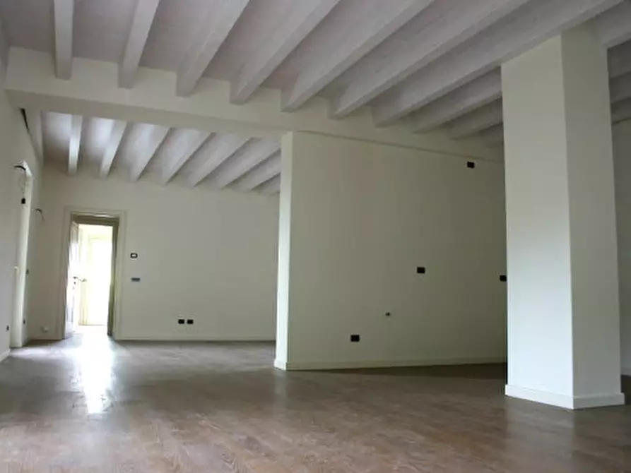 Immagine 8 di Appartamento in vendita  a Salò
