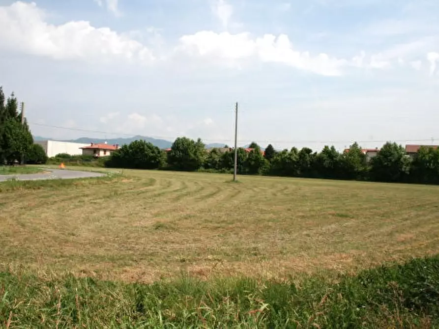 Immagine 1 di Terreno residenziale in vendita  a Treviolo