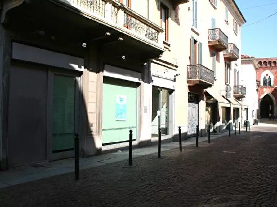 Immagine 1 di Negozio in affitto  a Vigevano