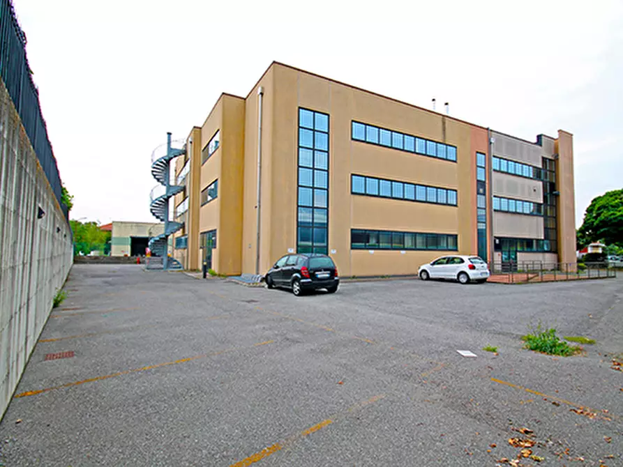 Immagine 3 di Ufficio in vendita  a Treviolo