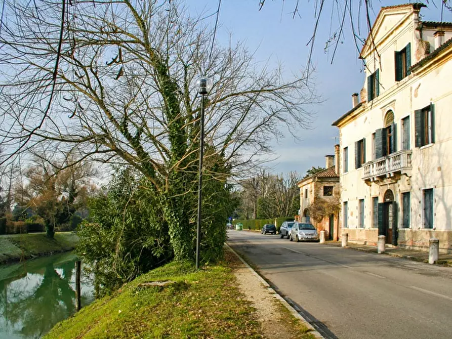 Immagine 1 di Villa in vendita  a Mira