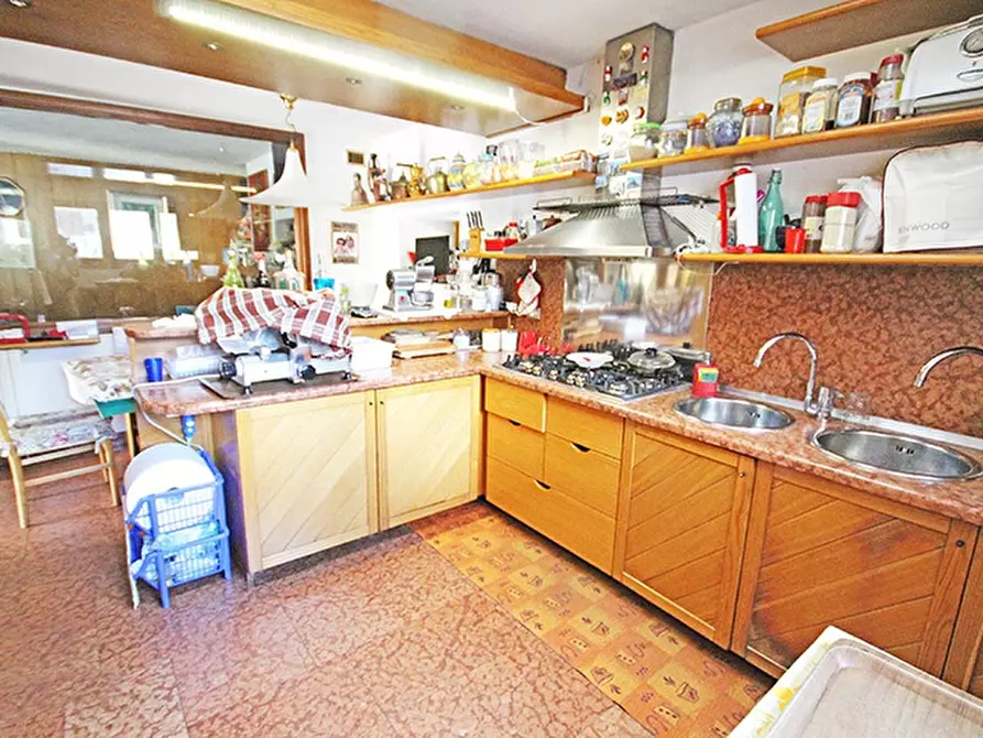 Immagine 18 di Villa in vendita  a Ardesio