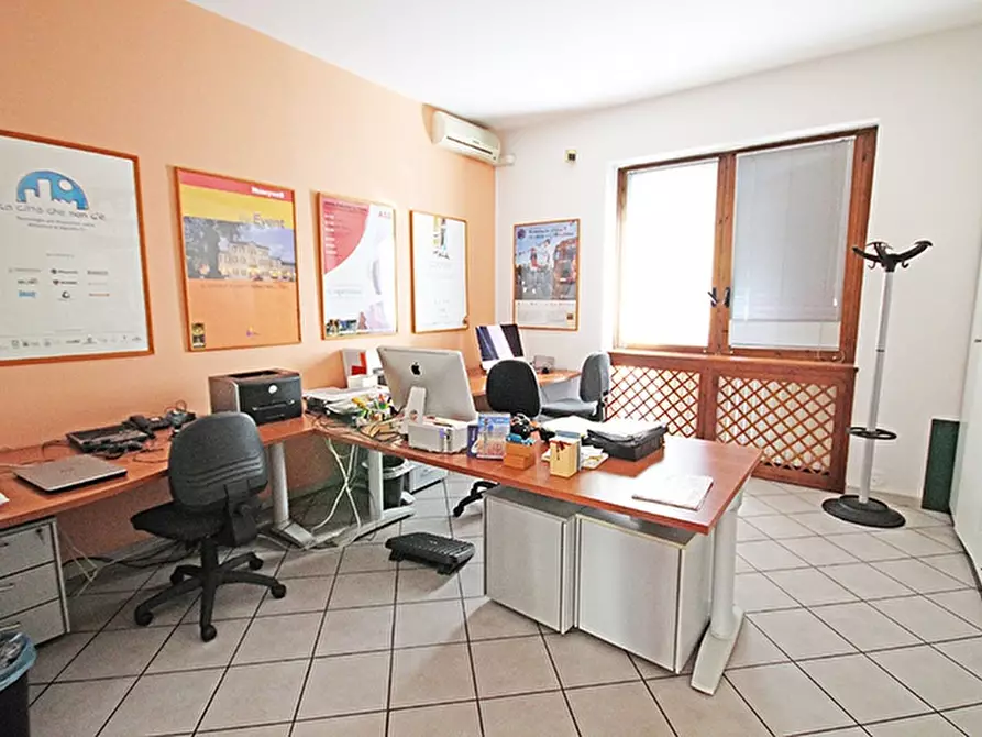 Immagine 5 di Ufficio in vendita  in via Carlo Alberto a Bergamo