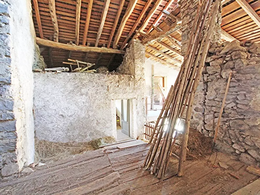 Immagine 12 di Rustico / casale in vendita  in via Formorone a Almenno San Bartolomeo
