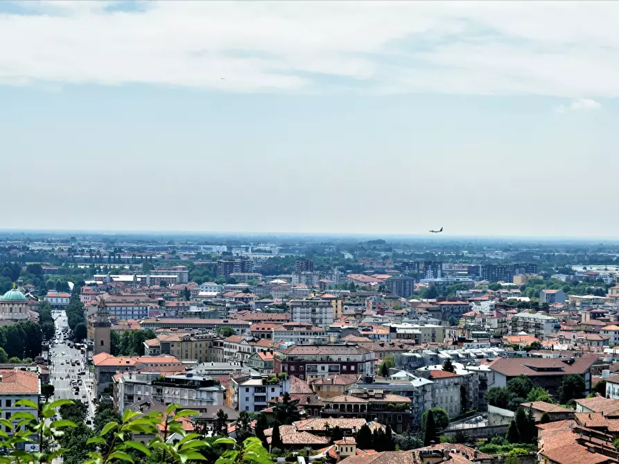 Immagine 1 di Terreno residenziale in vendita  a Bergamo