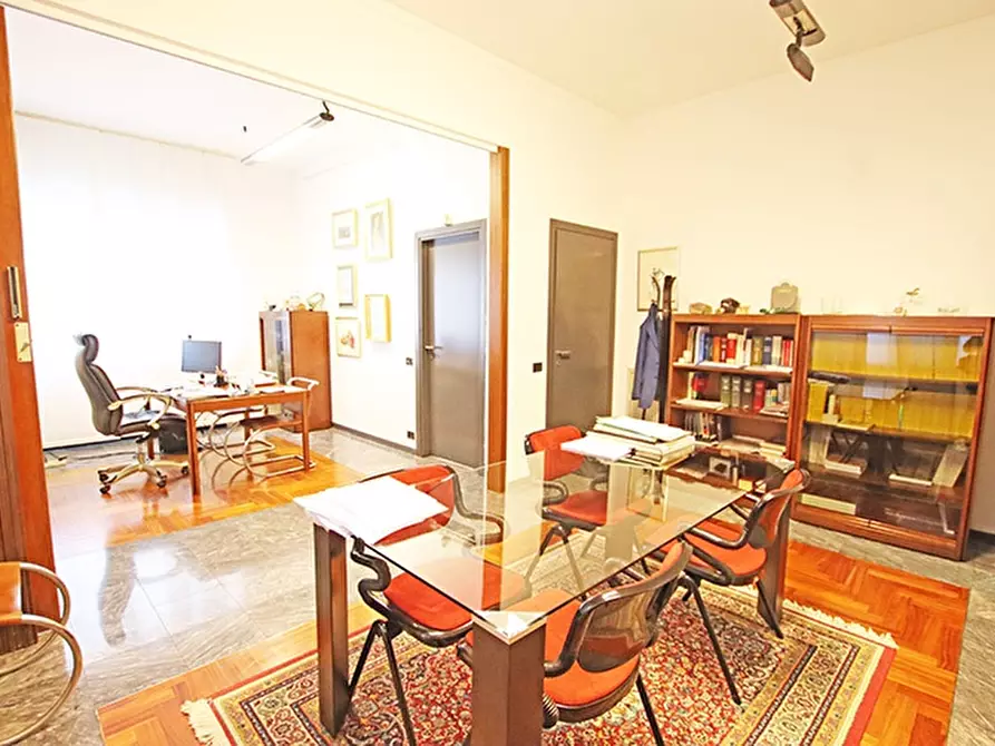 Immagine 5 di Ufficio in vendita  in via statuto a Bergamo