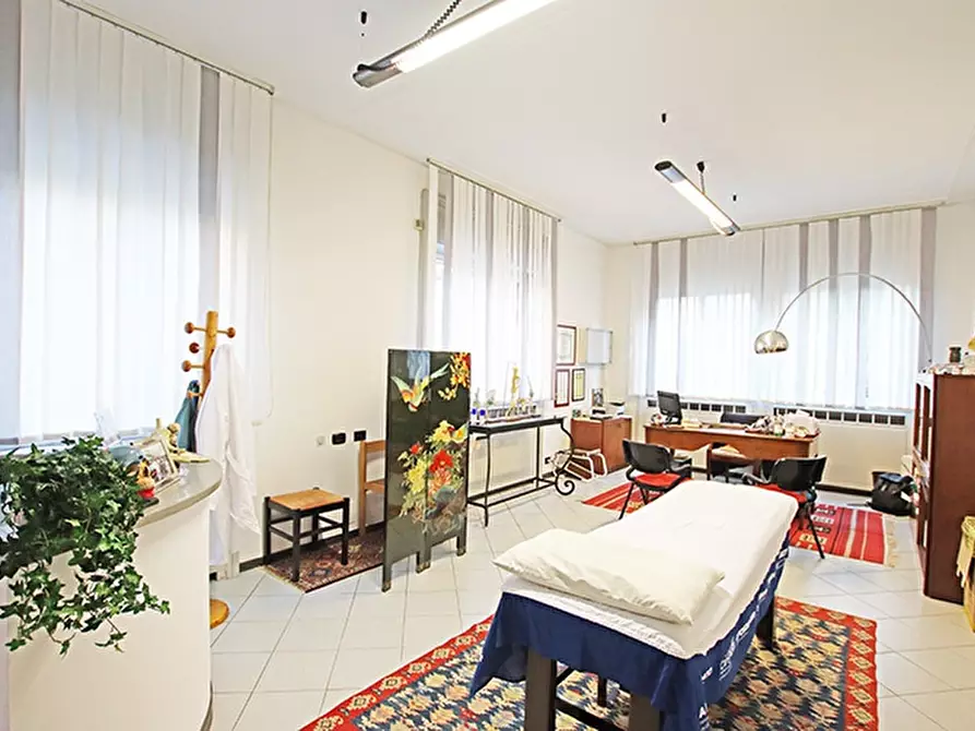 Immagine 9 di Ufficio in vendita  in via statuto a Bergamo