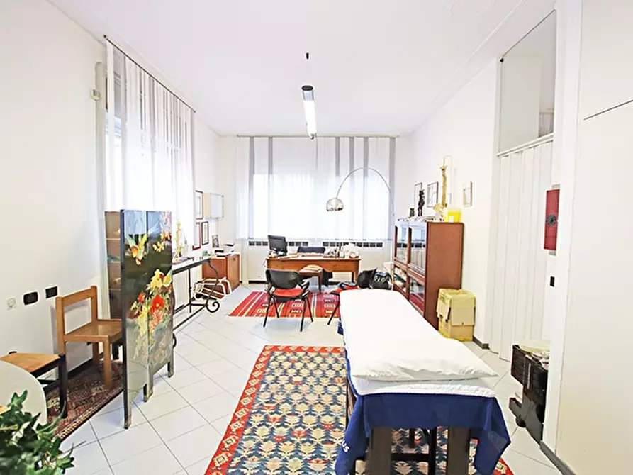 Immagine 10 di Ufficio in vendita  in via statuto a Bergamo