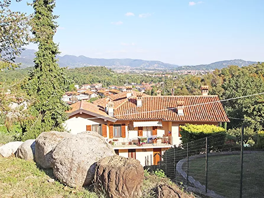 Immagine 1 di Terreno residenziale in vendita  a Almenno San Bartolomeo