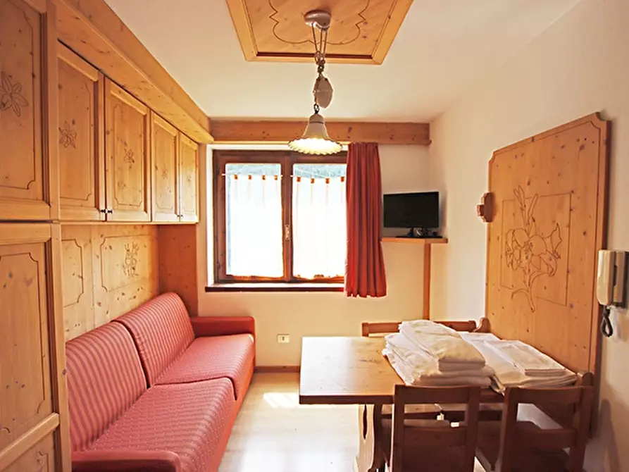 Immagine 9 di Albergo/B&B/Residence in vendita  a Algua