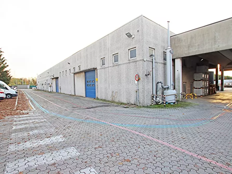 Immagine 7 di Capannone industriale in vendita  a Busto Arsizio