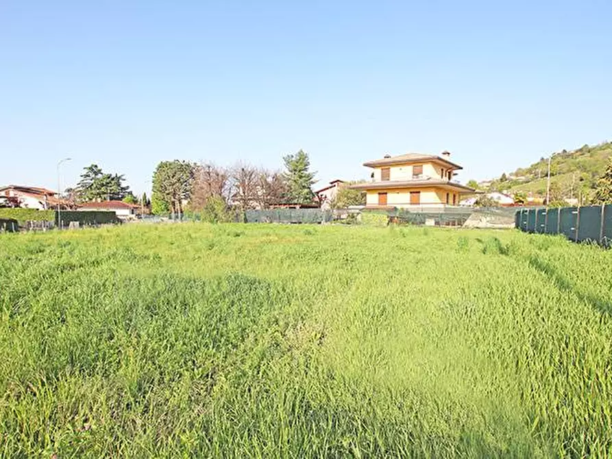 Immagine 1 di Terreno residenziale in vendita  a Castelli Calepio