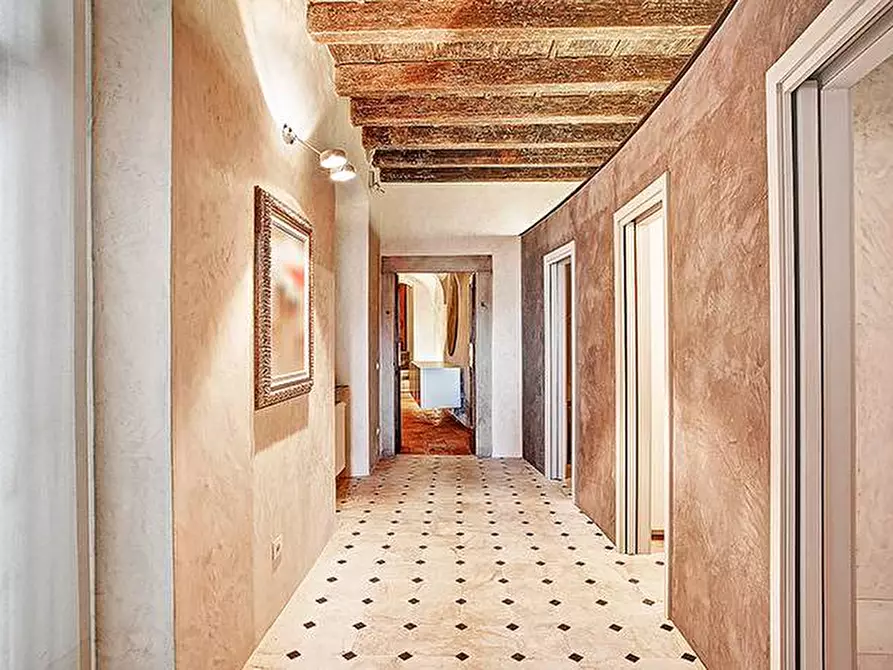 Immagine 7 di Appartamento in vendita  in via porta dipinta a Bergamo